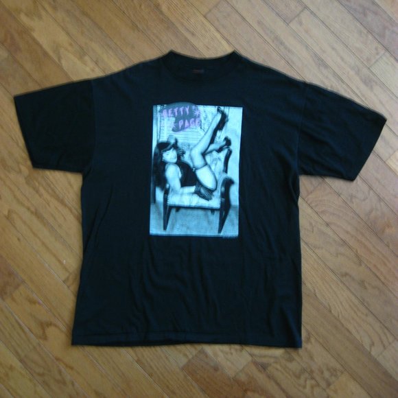 Betty Page pin-up photo shoot tshirt - Picture 3 of 6